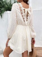 Rochie Scurta Riko Crem Deschis Cu Model In Relief - imagine 2
