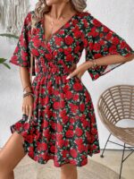 Rochie Scurta Evaine Neagra Cu Model Cu Trandafiri Rosii - imagine 4