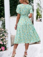 Rochie Midi Klarisa Verde Deschis Cu Model Floral Galben - imagine 2