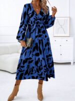 Rochie Lunga Dalmer Albastra Cu Model Cu Frunze Negre - imagine 5