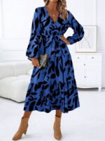 Rochie Lunga Dalmer Albastra Cu Model Cu Frunze Negre