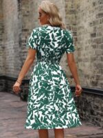 Rochie Midi Ilina Alba Cu Model Cu Frunze Verzi - imagine 2