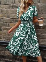 Rochie Midi Ilina Alba Cu Model Cu Frunze Verzi - imagine 3
