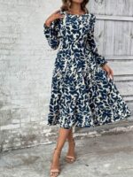 Rochie Midi Karine Alba Cu Model Cu Frunze Albastre