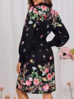 Rochie Scurta Carola Neagra cu Print Floral Roz - imagine 2