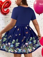 Rochie Scurta Uma Bleumarin cu Print Multicolor - Marimi Mari - imagine 2