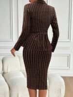 Compleu Raisa Maro cu Print Negru format din Fusta Midi si Sacou - imagine 2