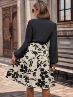 Rochie Scurta Heniuta Neagra cu Crem si Print Floral Negru - imagine 2