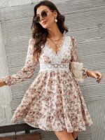 Rochie Scurta Kimi Alba cu Print Floral Roz