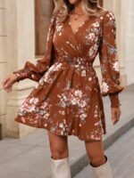 Rochie Scurta Arlena Maro cu Print Floral Alb