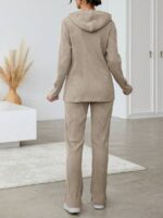 Compleu Emilja Bej format din Bluza si Pantalon - imagine 2