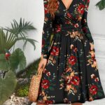 Rochie Scurta Beatriz Neagra cu Print Floral Rosu - imagine 3