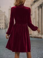 Rochie Scurta Emma Grena din Catifea - imagine 2
