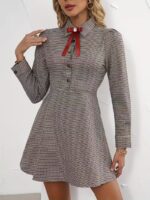 Rochie Scurta Adison Bej cu Patratele Negre si Maro