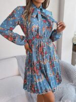 Rochie Scurta Alaina Bleu cu Print Floral Rosu Plisata