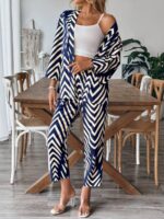 Compleu cu Pantalon Dorota Bleumarin cu Print Geometric Alb