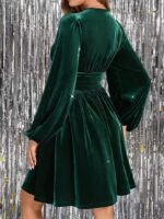 Rochie Scurta Diana Verde din Catifea - imagine 2