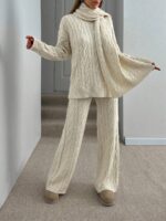Compleu Tricotat cu Pantalon si Fular Sabrina Crem