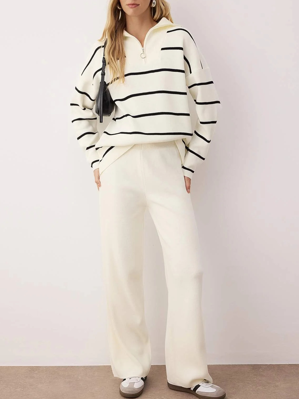 50 Compleu Tricotat cu Pantalon Viorela Alb cu Dungi Negre - imagine 1