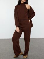 Compleu Tricotat Coralina Maro format din Pantalon, Cardigan si Bluza