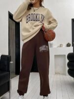 Trening Dama Petra format din Pantalon Maro si Bluza Crem