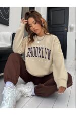 Trening Dama Petra format din Pantalon Maro si Bluza Crem - imagine 3