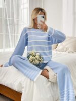 Compleu Tricotat cu Pantalon Ariana Bleu cu Dungi Albe