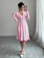 Rochie Scurta Tricotata Emily Alba cu Dungi Roz