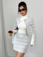 Compleu cu Fusta Scurta Irna Alb cu Print Geometric Gri