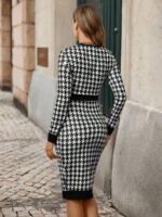 Rochie Scurta Anastasia Alba cu Print Geometric Negru - imagine 2