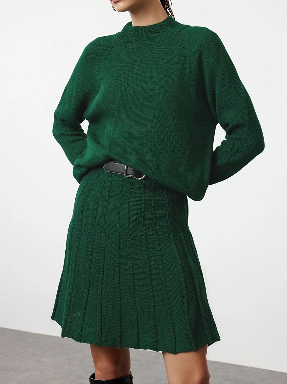 1 Compleu Tricotat cu Fusta Scurta Jackie Verde - imagine 1