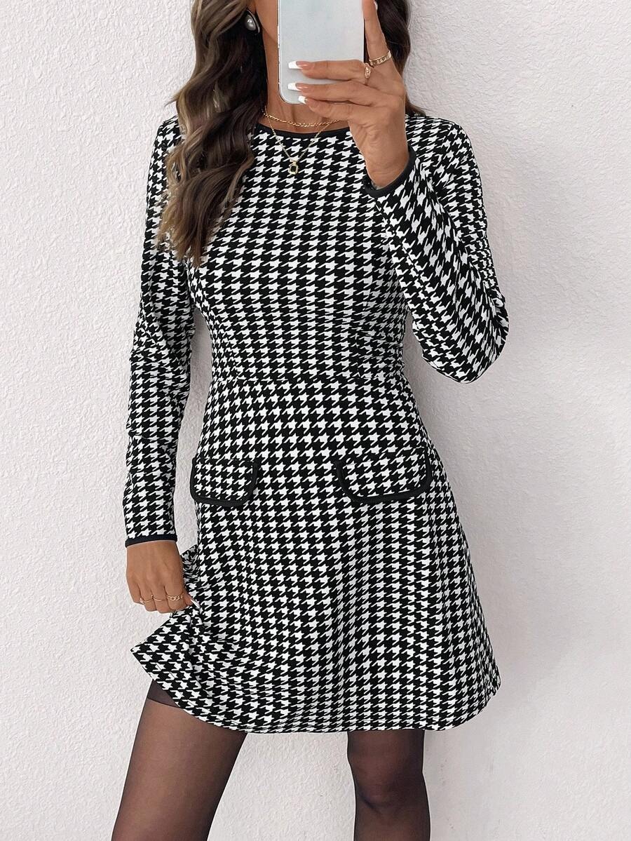 102 Rochie Scurta Simina Alba cu Print Geometric Negru - imagine 1