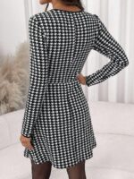 Rochie Scurta Simina Alba cu Print Geometric Negru - imagine 2