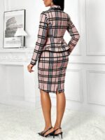 Compleu cu Fusta Scurta Alberta Roz cu Print Geometric Negru - Marimi Mari - imagine 2