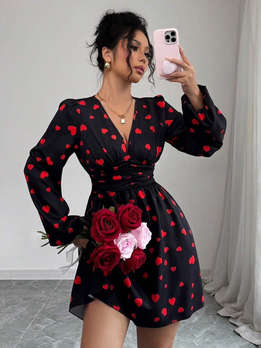 12 Rochie Scurta Olimpia Neagra cu Inimioare Rosii - imagine 1