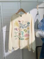 Hanorac Dama Daria Crem cu Print Multicolor - Marimi Mari - imagine 3