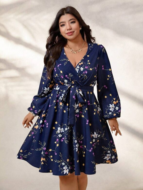 Rochie Scurta Sorana Bleumarin Inflorata  - Marimi Mari