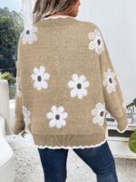 Pulover Tricotat Alexia Bej cu Flori Albe - Marimi Mari - imagine 2