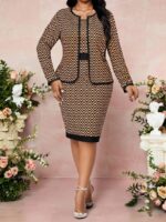 Compleu cu Rochie Scurta Arina Bej cu Print Geometric Negru - Marimi Mari