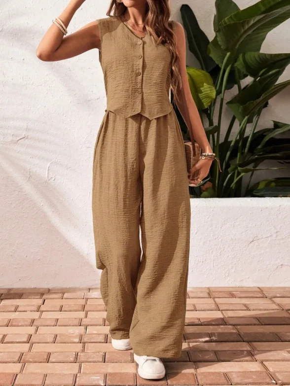 Compleu Florina Bej format din Vesta si Pantalon