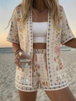 Compleu Mariota Bej cu Print Multicolor format din Bluza si Pantalon Scurt
