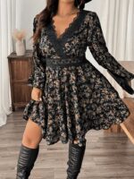 Rochie Scurta Alma Neagra cu Print Floral si Dantela - Marimi Mari