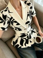 Jacheta Dama Madita Bej cu Print Tropical Negru - imagine 3