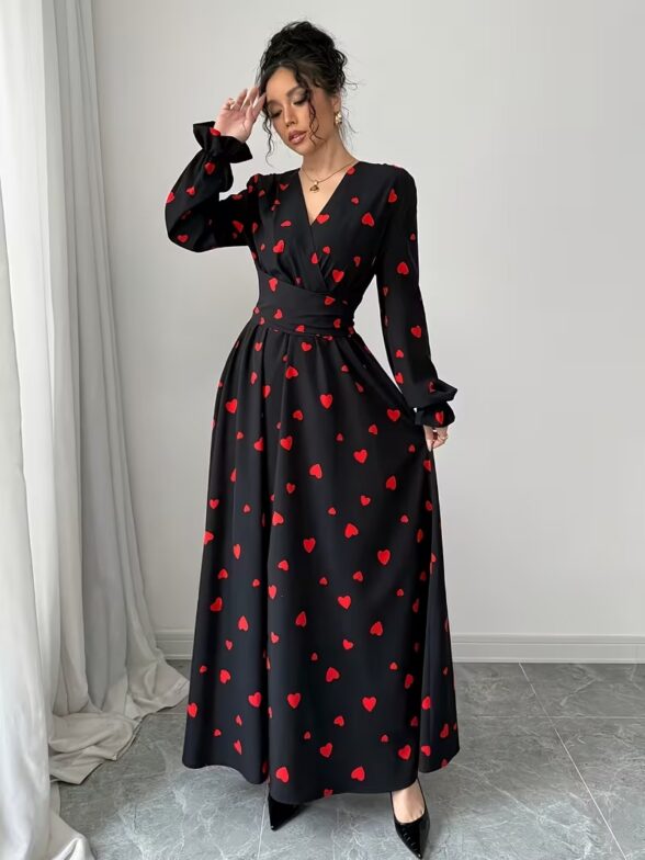 Rochie Lunga Jacobea Neagra cu Inimioare Rosii